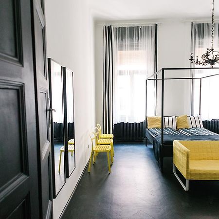 D.Five Stylish Apartment On Vaci Street Budapest Exteriör bild