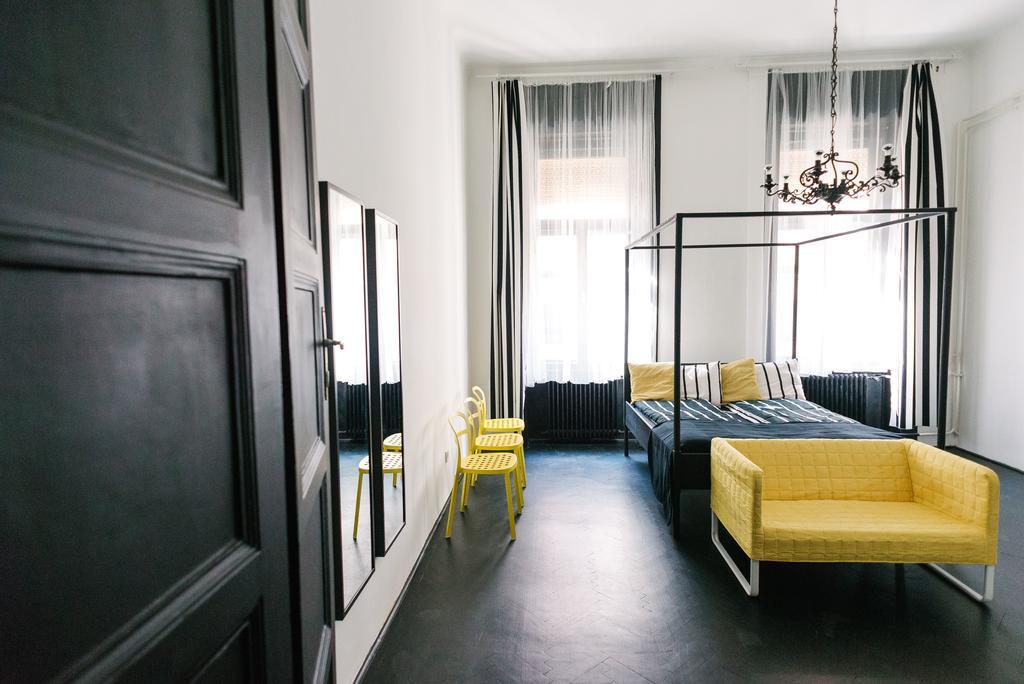 D.Five Stylish Apartment On Vaci Street Budapest Exteriör bild